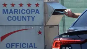 Pintan de azul Arizona