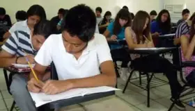 Alistan convocatoria de becas