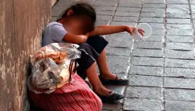 Prohibido usar a menores para mendigar