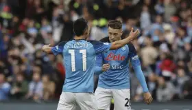 Aporta Lozano en triunfo de Napoli