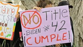 Bloquea juez federal “Título 42”