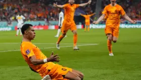 Holanda debuta con victoria