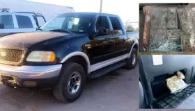 Detienen a adolescente y adulto con 78 mil dólares en Puerta de México