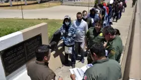 ¿Cuántos migrantes ha regresado EU a México por ‘Quédate en México’?