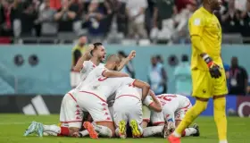 Túnez gana pero se despide