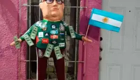 Crean piñata de ‘Tata Martino’; para fiestas decembrinas