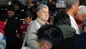 Reciben con reclamos al Tri