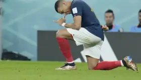Recital de Mbappé en triunfo francés