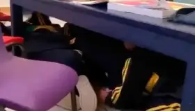 Alumnos de Kinder se resguardan y cantan ante ataque armado