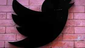 Planean exempleados de Twitter contraataque