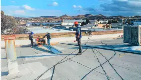 Arranca reparación de techos en Parque Industrial