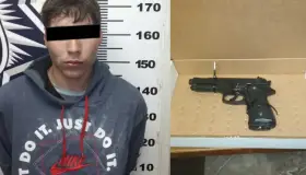 Detienen a hombre que traía un arma