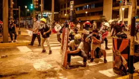 No debe reprimirse al pueblo: AMLO sobre Perú