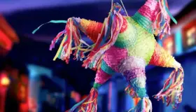 ¡Dale! ¡dale! ¡dale!; el significado de la piñata