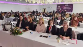 Aplican curso a mujeres en la política en esta frontera