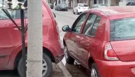 Agreden a adulto mayor por pedir que quiten auto de su cochera