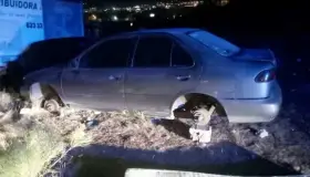 Localiza propietario su vehículo robado y pide apoyo policial