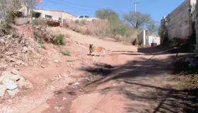 Piden vecinos reparación de calle en colonia Altamira