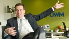 Concretan venta de Soles y Mercury