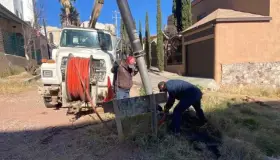 Reparan fuga de drenaje en Nuevo Nogales