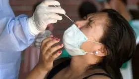 Aumento de Covid-19 e influenza es por desuso de cubrebocas: Especialista