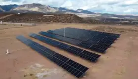 Avanza construcción de plantas de energía solar en regiones vulnerables