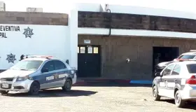 Ocasiona mujer daños a vehículos de ex pareja