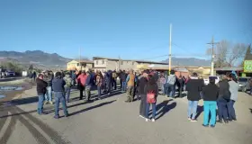 Cierran exmineros de la Sección 65 carretera Cananea - Ímuris