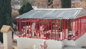 Dañan tumba en Los Cipreses