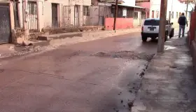 Piden residentes de la Héroes reparación de bache