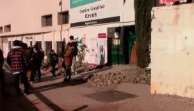 Expresan padres de familia falta de turnos en proceso de becas