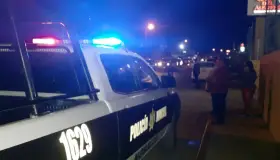 Detienen a dos por manejar a exceso de velocidad