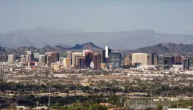 Contribuyen latinos 65 mdd a economía de Phoenix