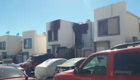 Fallecen dos personas en incendio en Sabinos
