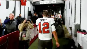 Brady anuncia retiro