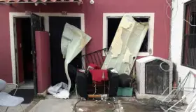 Explota vivienda en colonia Bellotas; mujer e hija resultan lesionadas