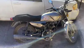 Recuperan agentes municipales motocicleta robada