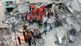 Pega sismo de 7.8 a Turquía