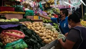 Banxico, ortodoxo; inflación no es alarmante: AMLO