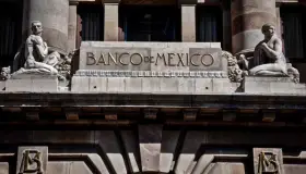 Banxico, ortodoxo; inflación no es alarmante: López Obrador