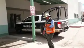 Llevan a hombre a hospital con lesiones graves