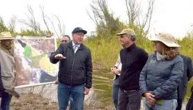 Recorre embajador de EU región Delta del Río Colorado