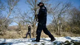 Hallan a 18 migrantes muertos dentro de un camión de carga en Bulgaria