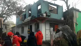 Consume fuego vivienda en sector Pueblo Nuevo