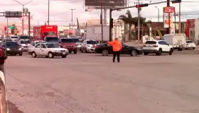 Afectan fuertes vientos a semáforos