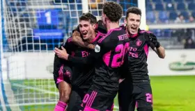 Giménez da gane al Feyenoord