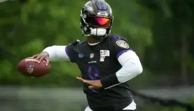 Pondrán Cuervos etiqueta a Lamar