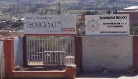 Suspenden a maestro por presunta agresión contra alumno