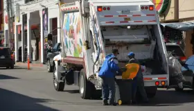 Exhortan a comerciantes respetar horarios para sacar la basura