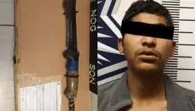 Intenta limpiavidrios acuchillar a policías